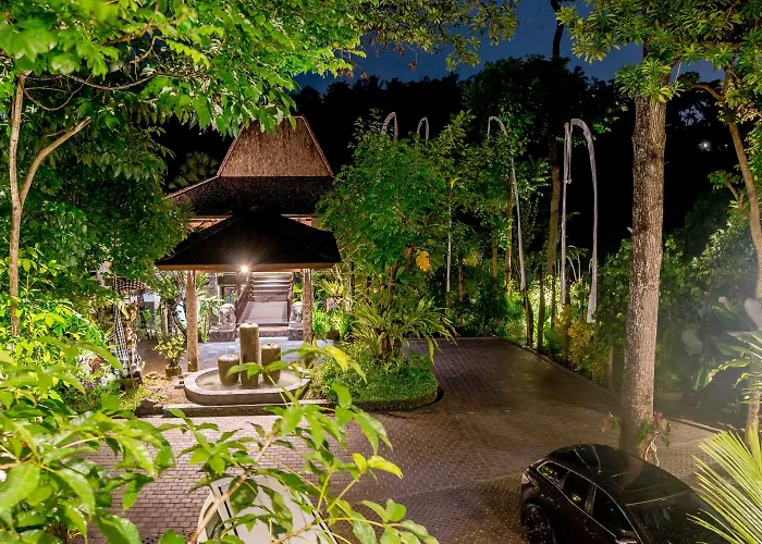 The Kayon Valley Resort 5*